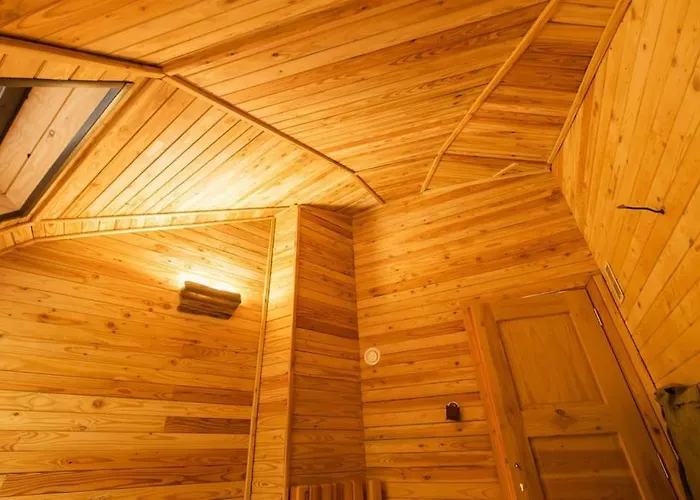 The Forest Sea Dome Villa Warna